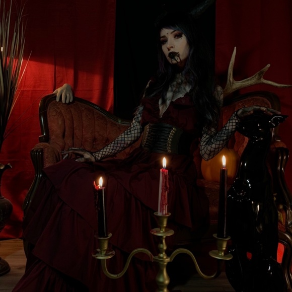 Meet your Posher, Leah - Picture 3 of 3